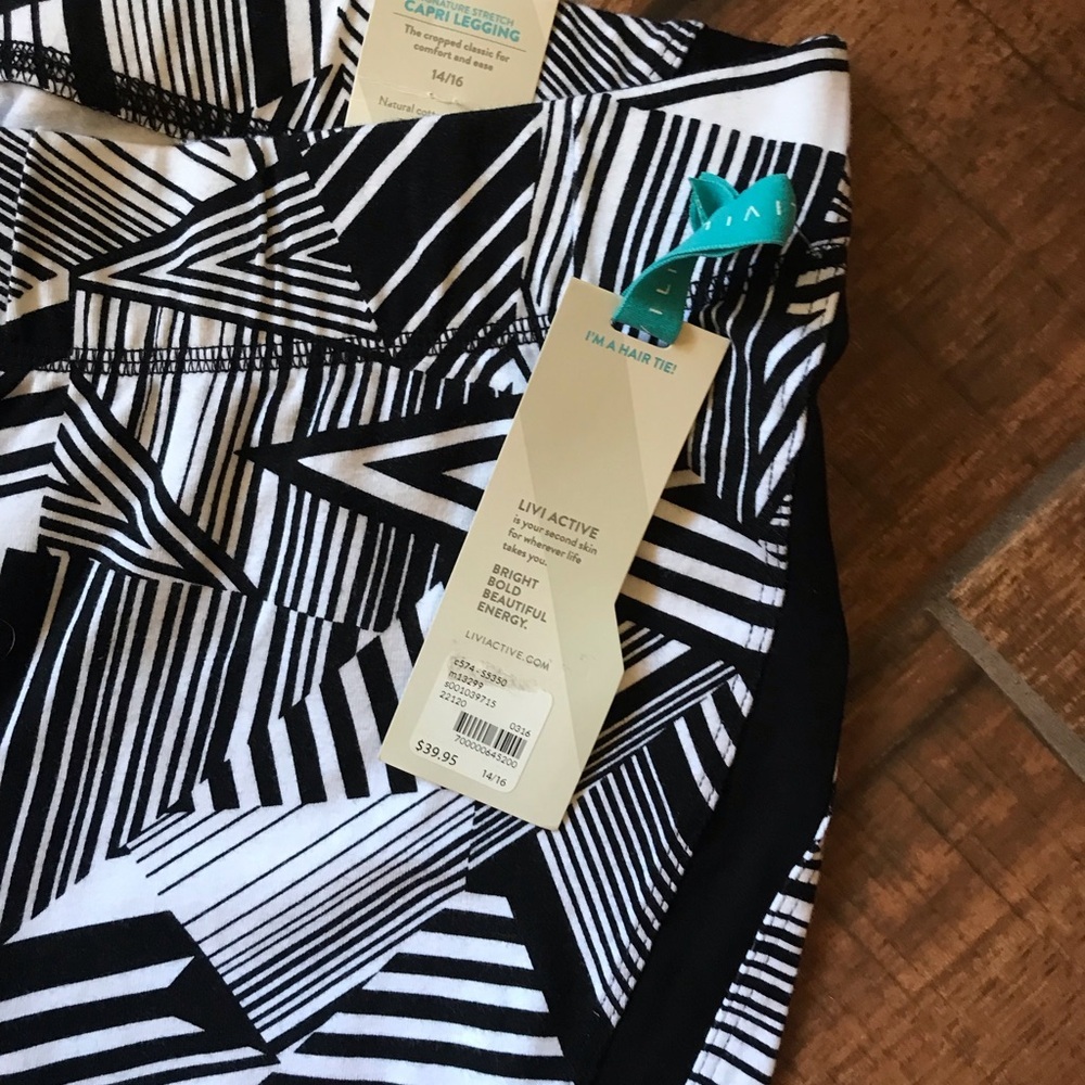 Livi 14/16 Capri Bottoms Size 14/16‎ #2221 - Picture 2 of 3